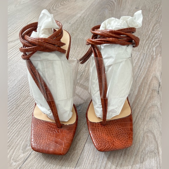 Cognac crock square toe ankle strap heel. EU 36=US 5. - Picture 3 of 8